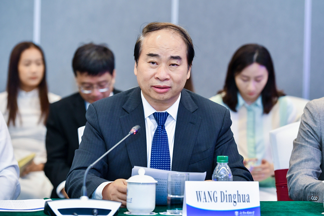 泰国国会主席兼下议院议长万诺访问北外